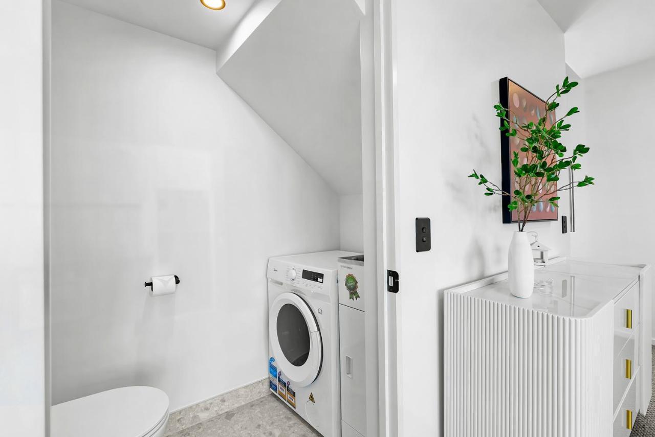 Cbd Contemporary Comfort Townhouse 2 Bed 2Bath Крайстчърч Екстериор снимка